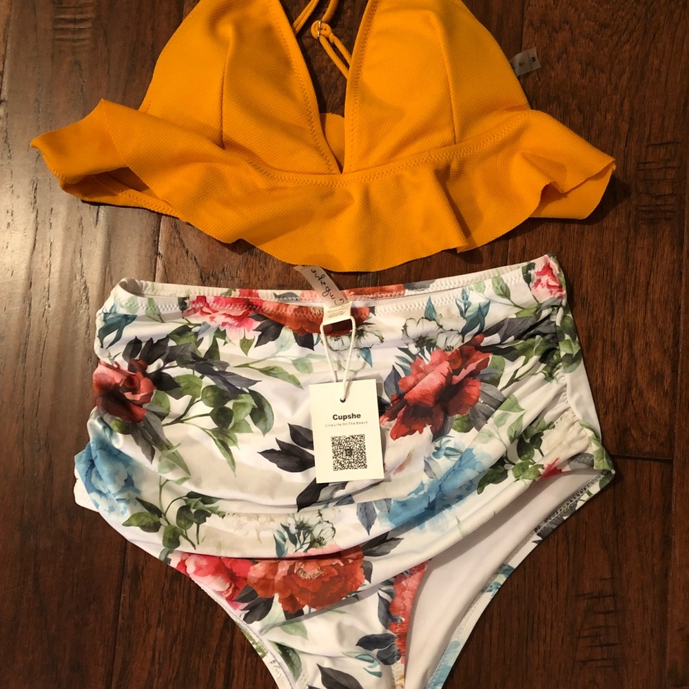 Cupshe swim wear Really cute NWT size medium